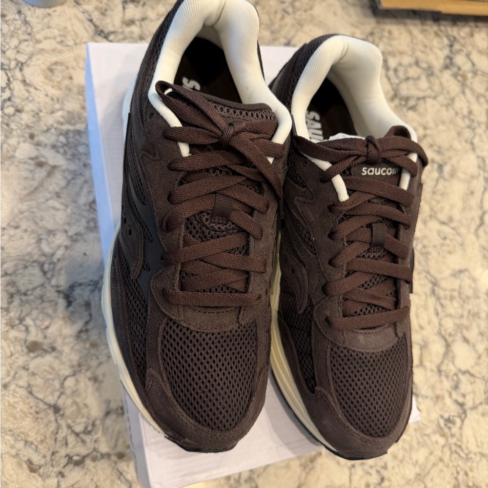 Saucony Dark Brown Athletic Shoes10.5 woman 9 men new in box